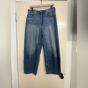 Universal Thread Women's Boyfriend Jeans - Medium Blue Wash